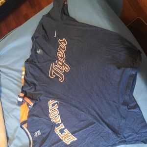 2 Detroit tigers t shirts